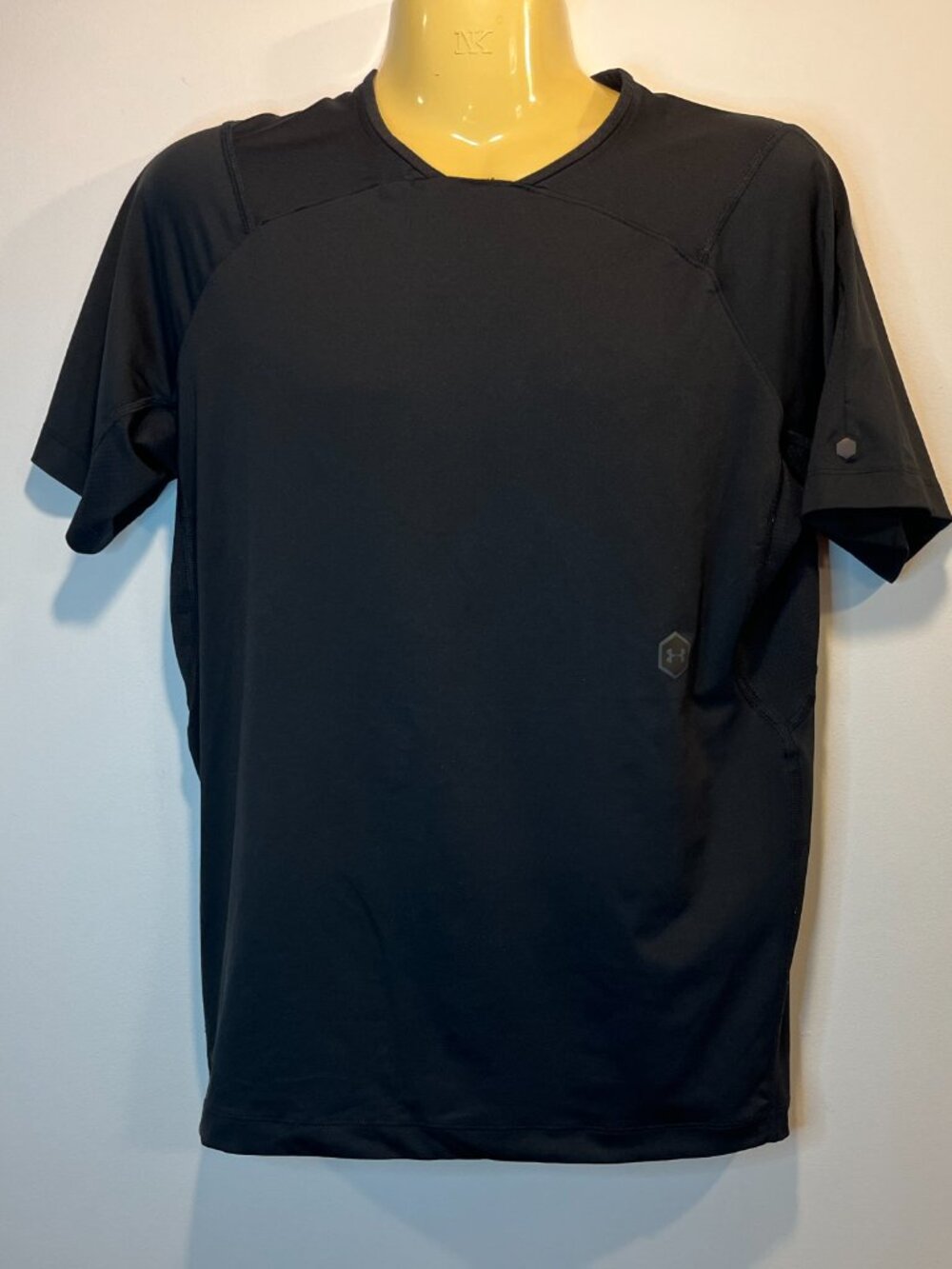 Under Armour Men’s Rush Fitted Athletic Shirt - Size XL
